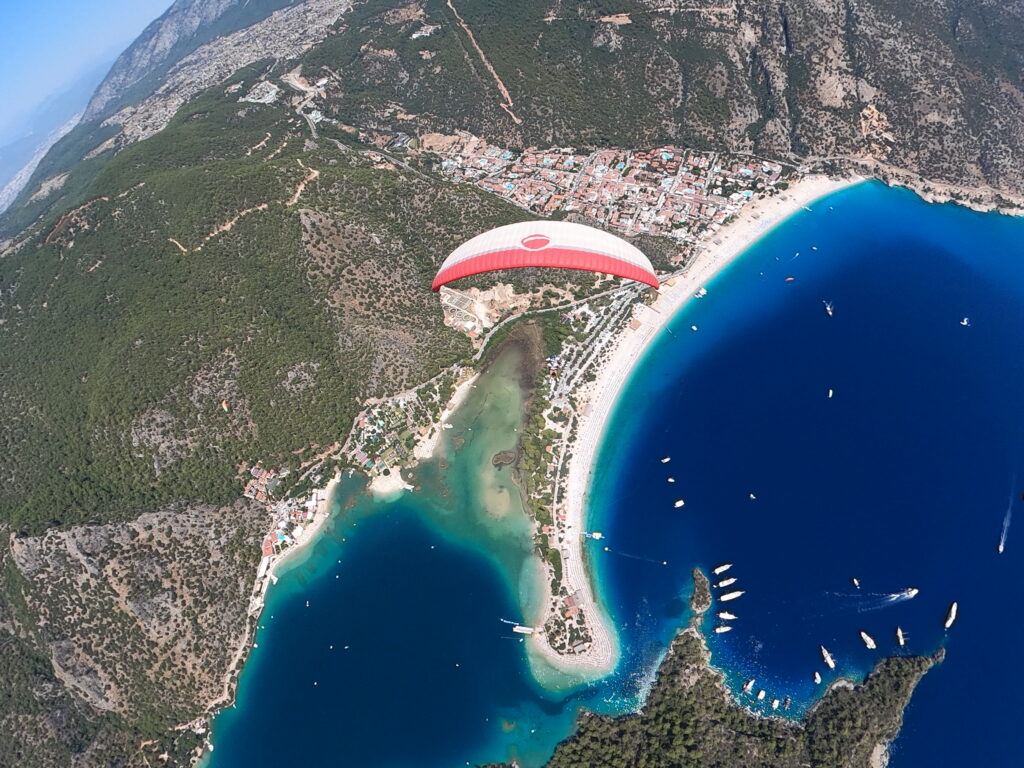 Marmaris&rsquo;te Tatildeyken Yama&ccedil; Paraş&uuml;t&uuml;